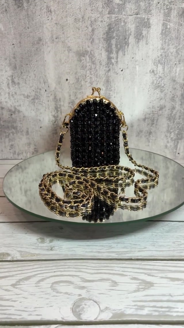 video-downloader.ru_1078x1920_video_by.mp4